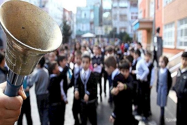 Öğretmenleri ve öğrencileri sevindirecek haber! Okullar 9 gün tatil 