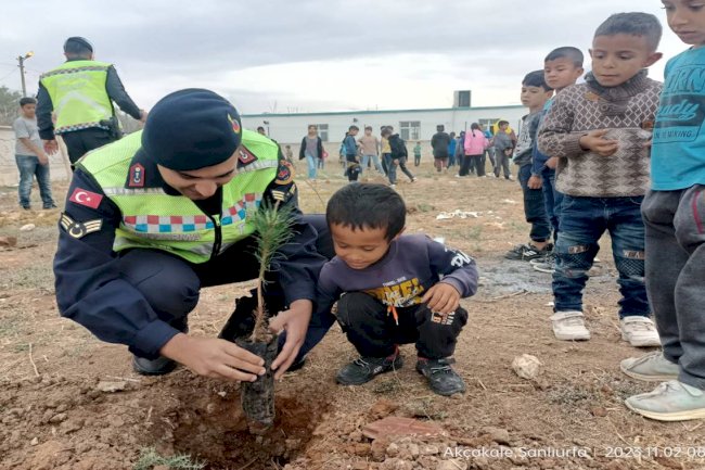 Urfa'da İlk ve Ortaokul'da fidan ekimi yapıldı