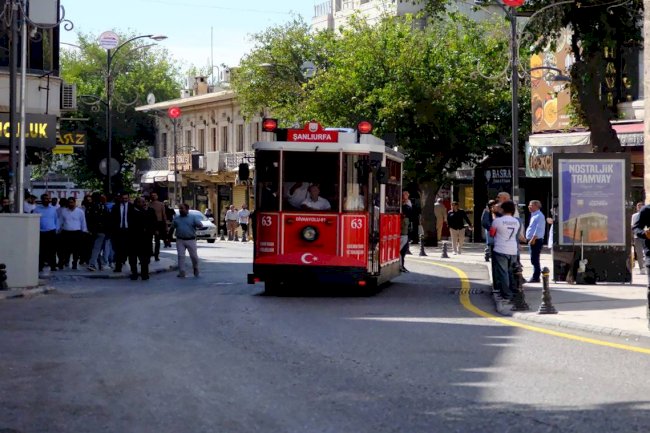Şanlıurfa'da Divanyolu Yayalaştırma Projesi İle Tarihi Bölge Canlanıyor