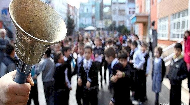 Öğretmenleri ve öğrencileri sevindirecek haber! Okullar 9 gün tatil 