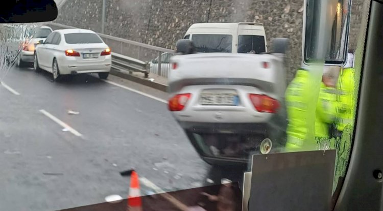 Urfa'da kontrolden çıkan araç takla attı