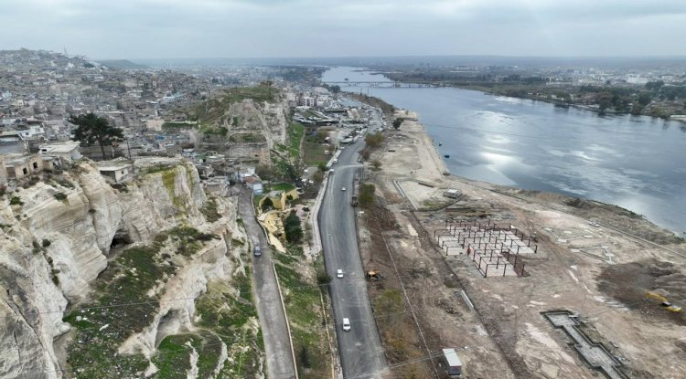 Büyükşehir'den Güneydoğu'nun incisi Birecik'te asfalt çalışması