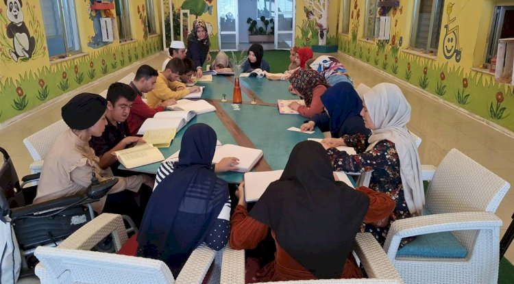 Gönül gözüyle Kuran-I Kerim öğreniyorlar