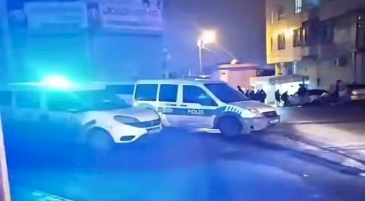 Urfa'da sokak ortasında baba ve oğlu darp edildi