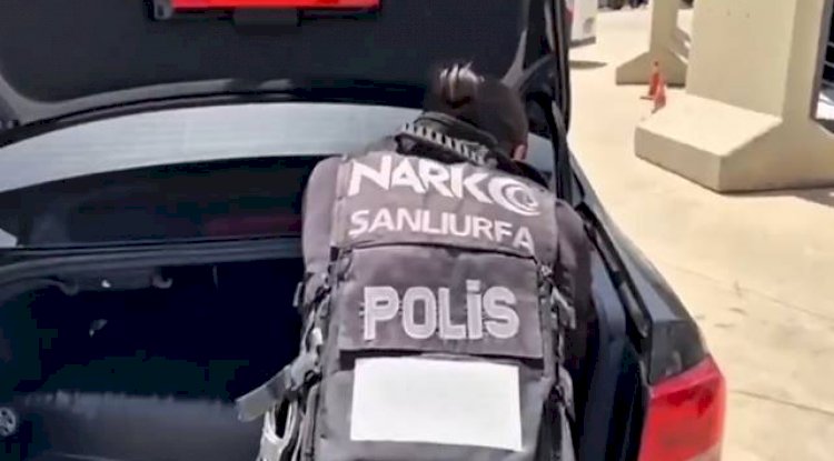 Şanlıurfa'da Bir Araçta Kilolarca Uyuşturucu Ele Geçirildi