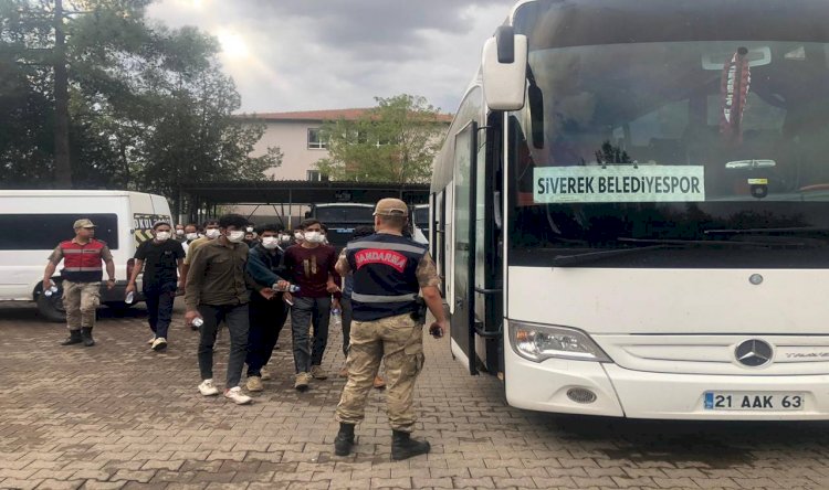 Şanlıurfa'da göçmen kaçakçılığı! 36 kişi yakalandı