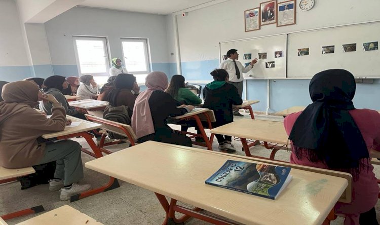 Viranşehir'de gençlere bağımlılık semineri düzenlendi