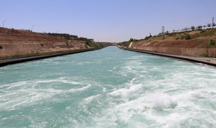 Urfa'da balık tutmak isteyen şahıs sulama kanalına düştü!