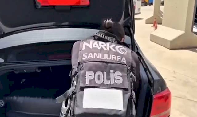 Şanlıurfa'da Bir Araçta Kilolarca Uyuşturucu Ele Geçirildi
