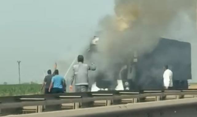 Şanlıurfa'da TIR Alev Alev Yandı! 