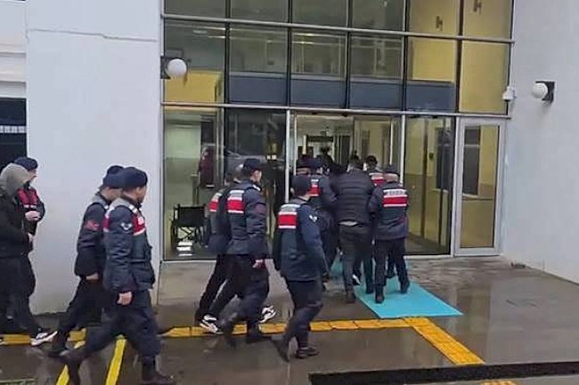 Zehir Tacirlerine Büyük Darbe! 24 Şüpheli Tutuklandı