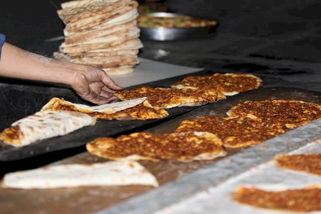 Şanlıurfa Lahmacunu, Ramazan Sofralarının Vazgeçilmezi Oldu!