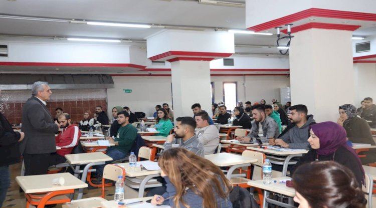 Başkan Beyazgül, KPSS'ye hazırlanan öğrencileri ziyaret etti