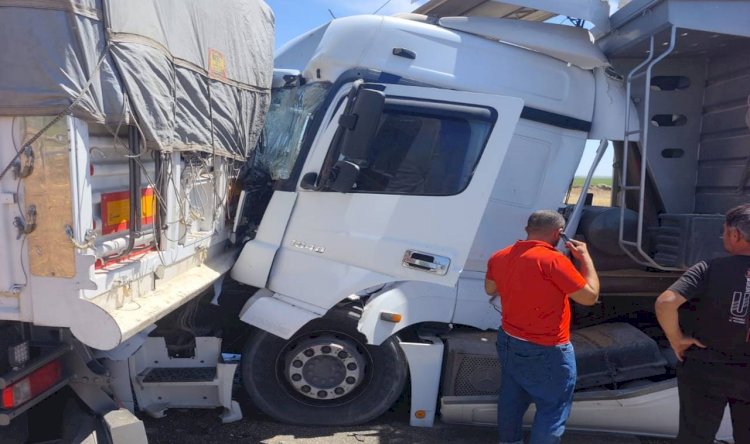 Şanlıurfa'da İki Tır Çarpıştı!